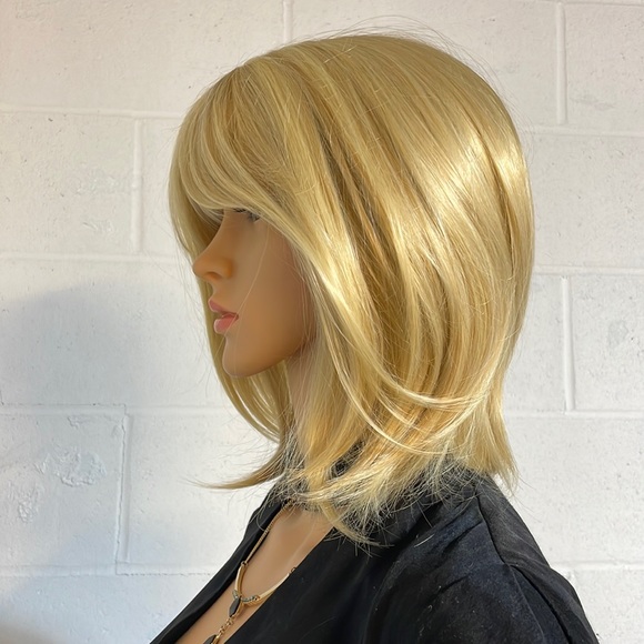 NWT 12” golden blonde w strawberry blonde highlights bangs bob straight wig chin - Picture 3 of 16